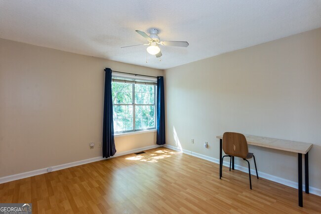 Building Photo - 664 Bellemeade Ave NW