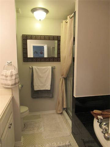 Building Photo - 707 High Crest Dr