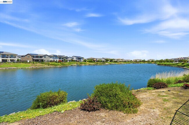 Building Photo - 1550 Plumas Dr