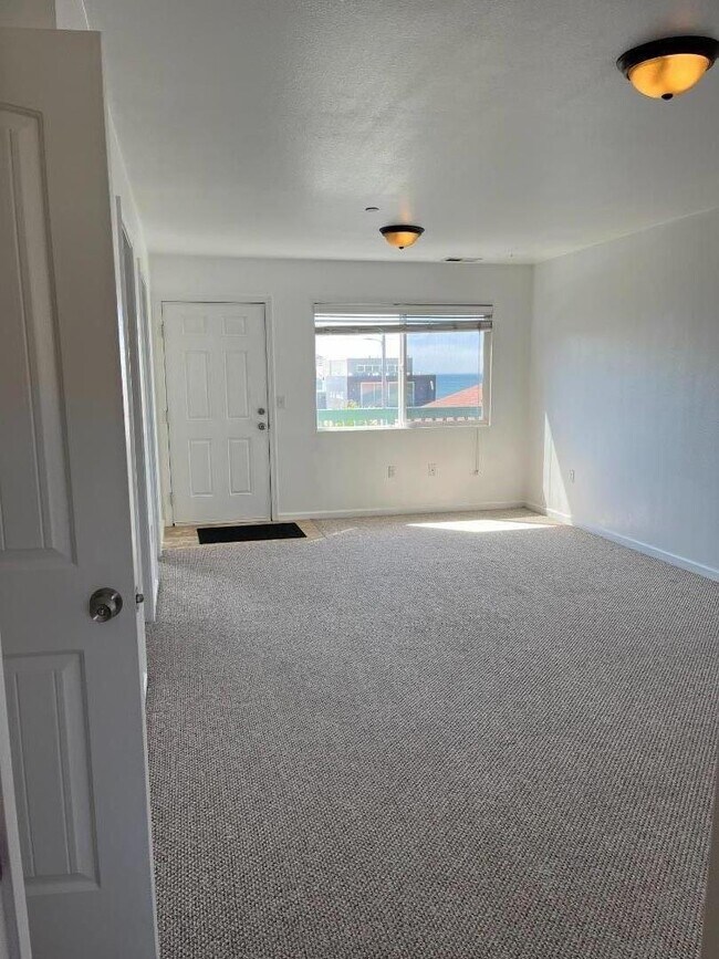 Building Photo - 2286 Palmetto Ave