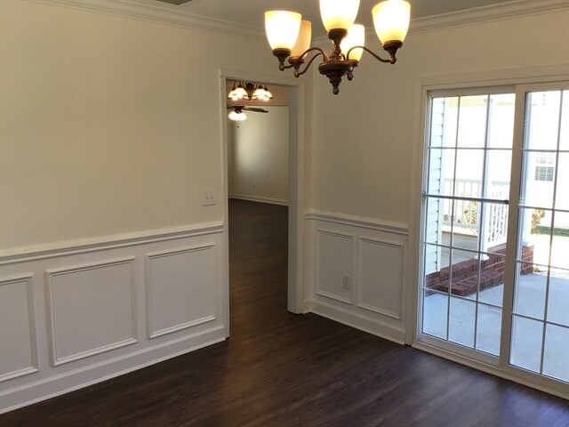 Building Photo - 6677 Springfield Village Ln