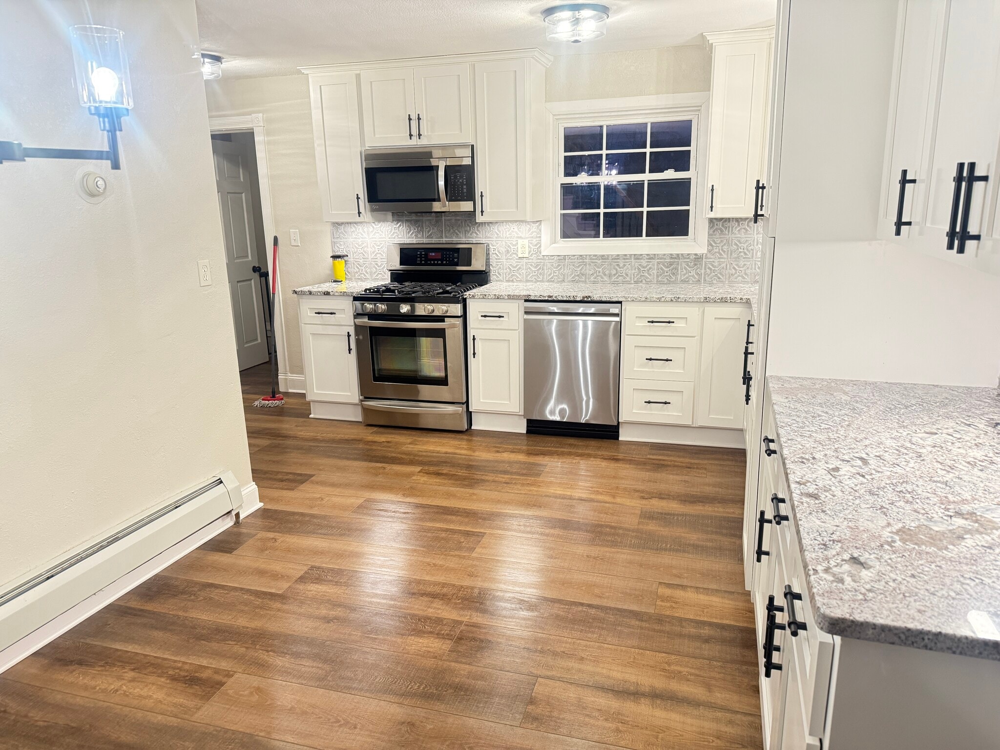 KITCHEN - 2525 W Abbott Ave