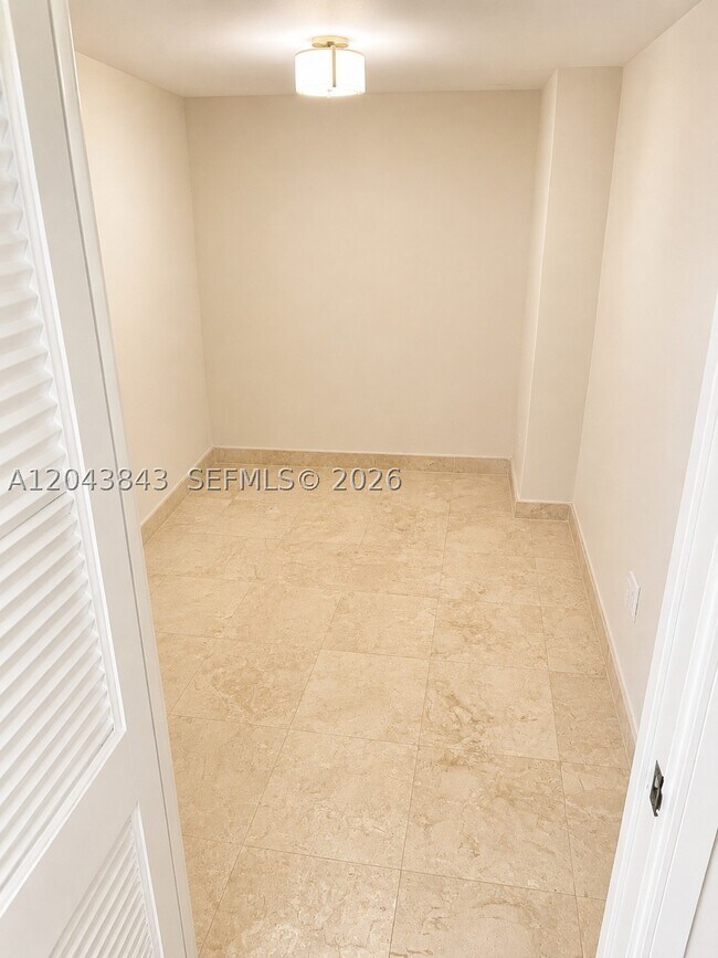 Building Photo - 5255 Collins Ave