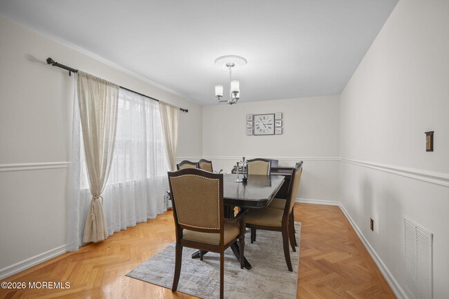 Building Photo - 10 Kinglet Ave