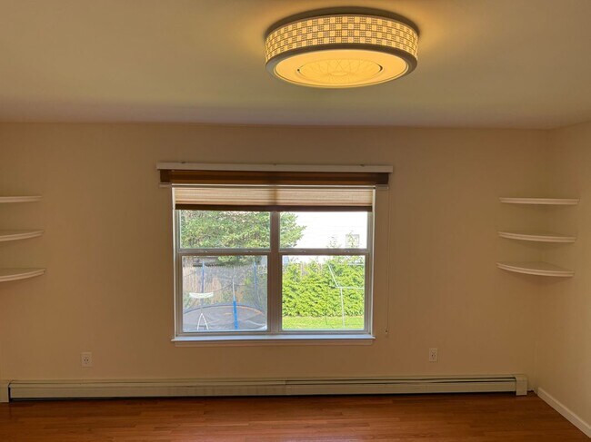 Building Photo - 109 Adirondack Dr