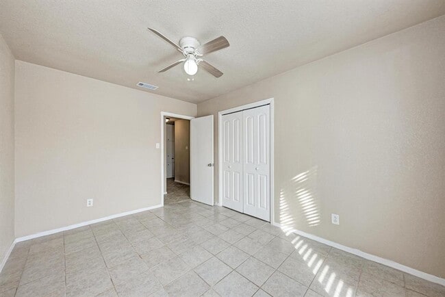 Building Photo - 1502 Sagebrush Dr