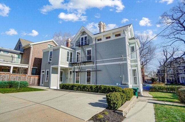 Building Photo - 2701 Cleinview Ave