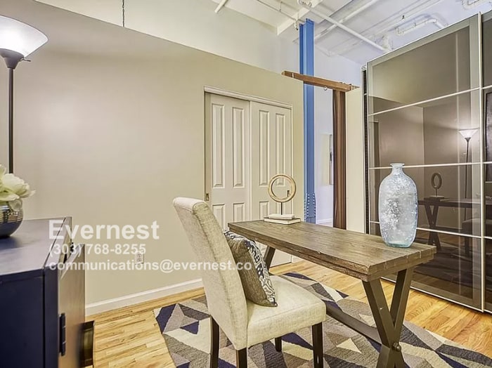 Building Photo - 1555 California St