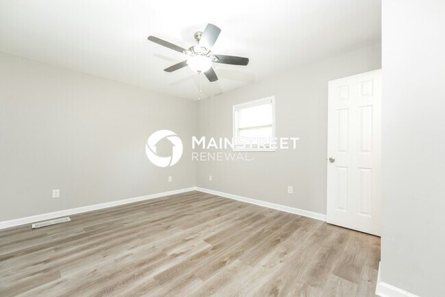 Building Photo - 3 Bedroom Pet-Friendly Home in Stone Mountain, GA with Main Street Renewal