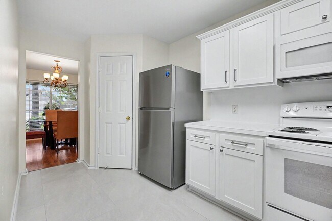 Building Photo - 1150 Andover Dr