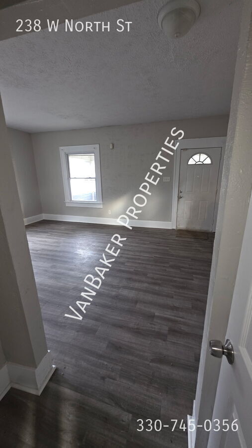 Building Photo - 238 W North St