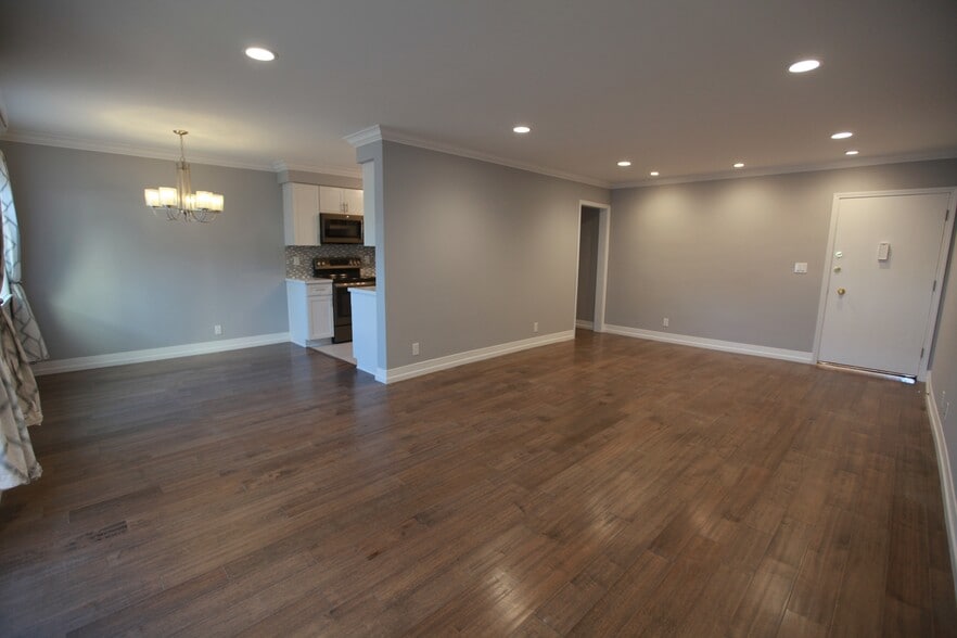 Building Photo - 1143 6th St