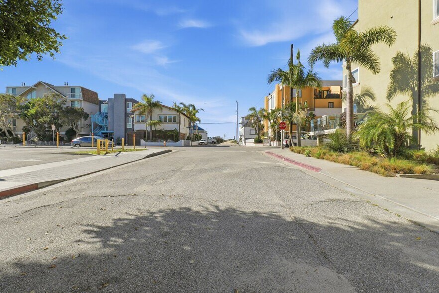 Building Photo - 6400 Pacific Ave