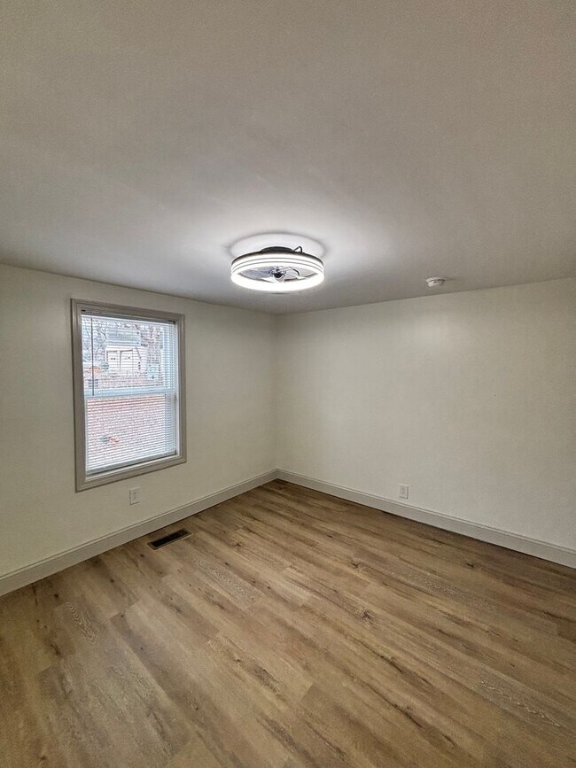 Building Photo - Newly Remodeled 3bd/1bth!!