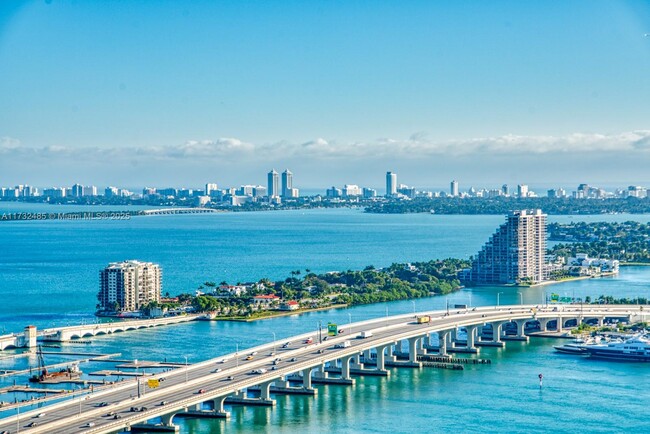 Primary Photo - 900 Biscayne Blvd