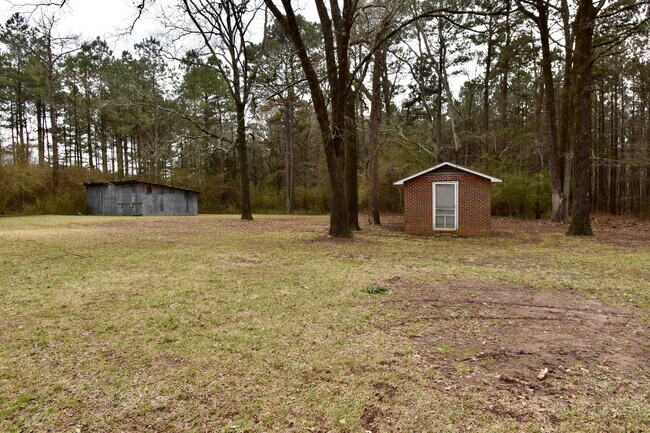 Building Photo - 3 Bed 1 Bath Home!