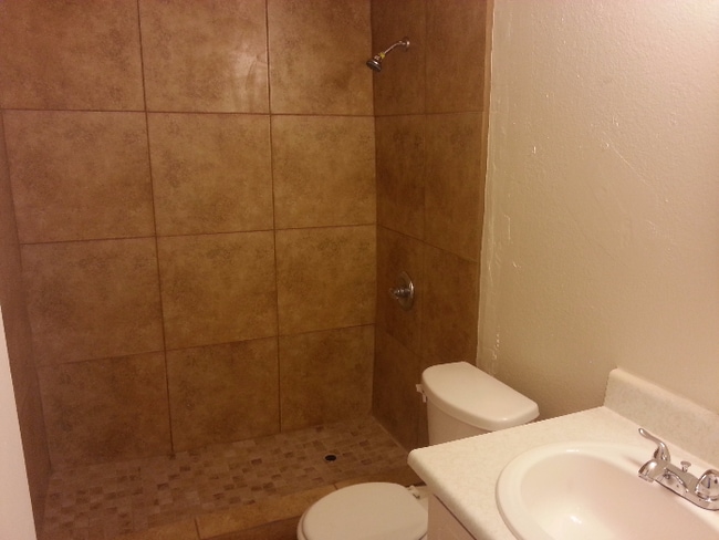 Building Photo - 6313 W Earll Dr