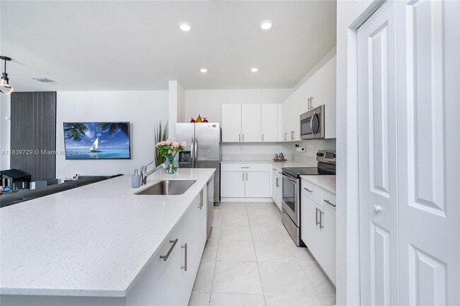 Building Photo - 26480 SW 148th Ct