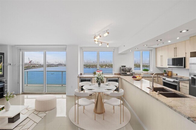 Building Photo - 650 West Ave