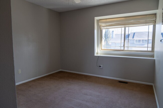 Building Photo - Fully Furnished 4 Bedroom Home Near Quail Lake!!!! MUST SEE!