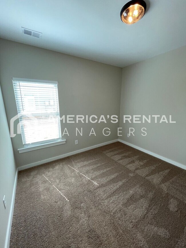 Building Photo - Home for Rent in Eastaboga, AL!! Available...