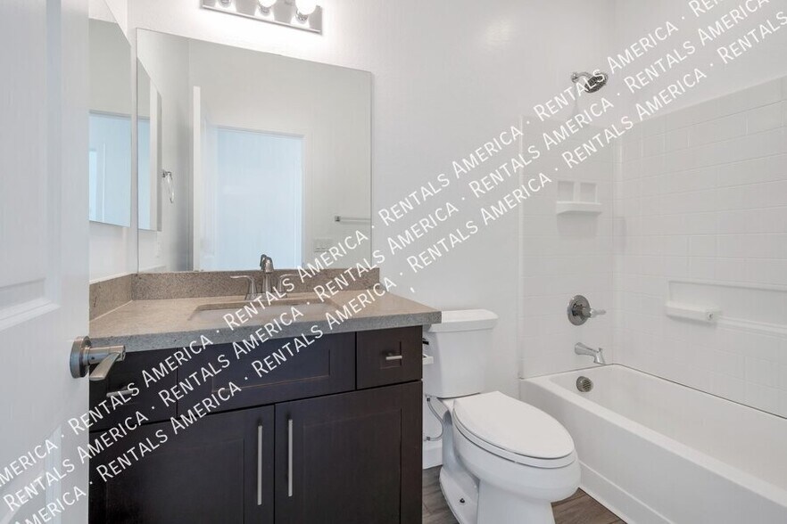 Building Photo - 35024 N Palm Dr