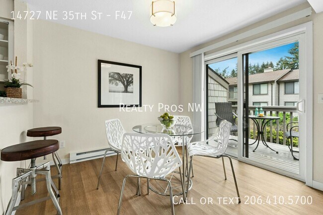 Building Photo - 14727 NE 35th St