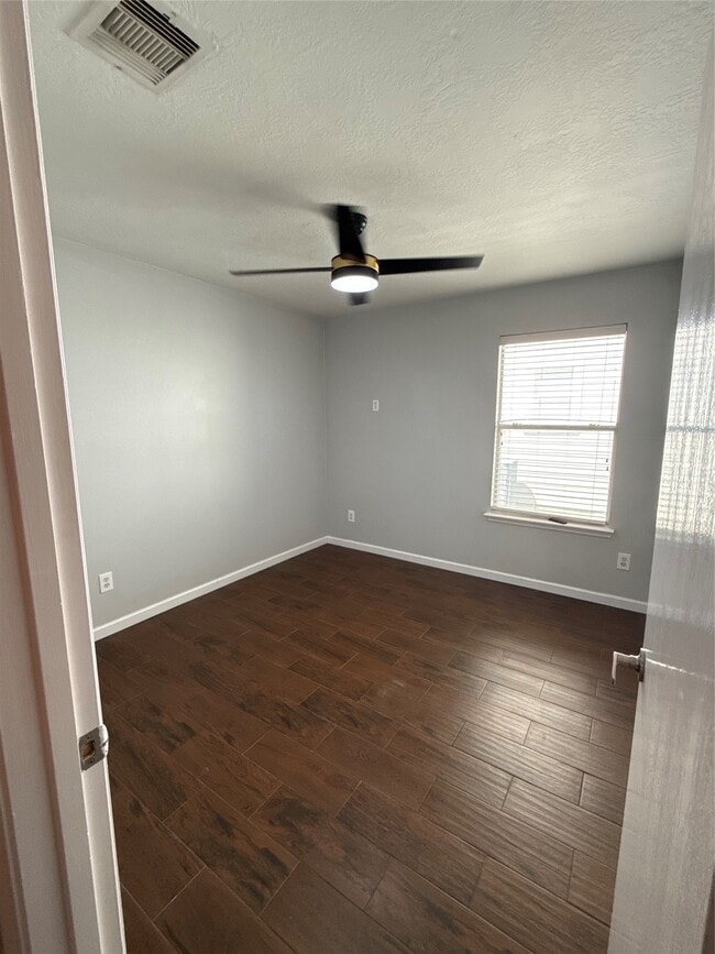 Building Photo - 15327 Summerlyn Point Ln