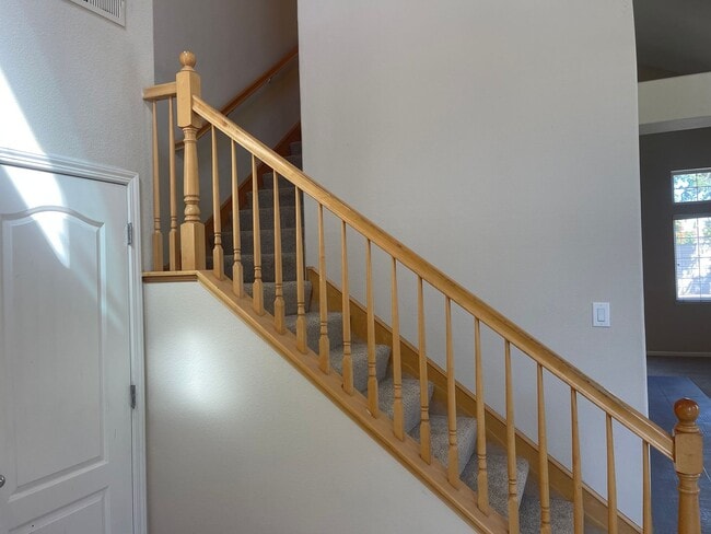 Building Photo - 2733 Sunflower Cir