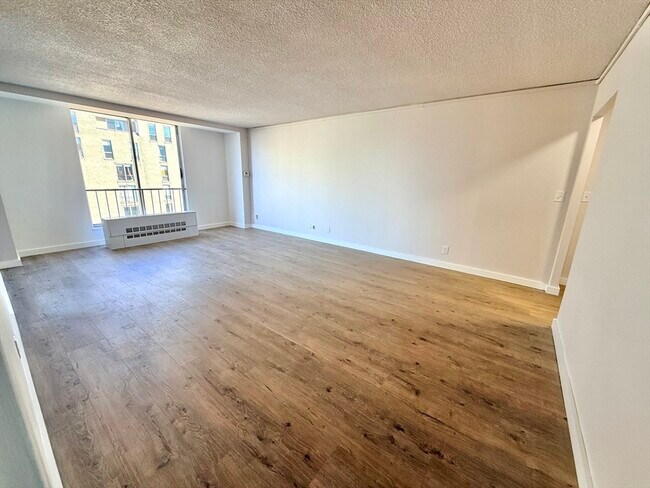 Building Photo - 44 Washington St