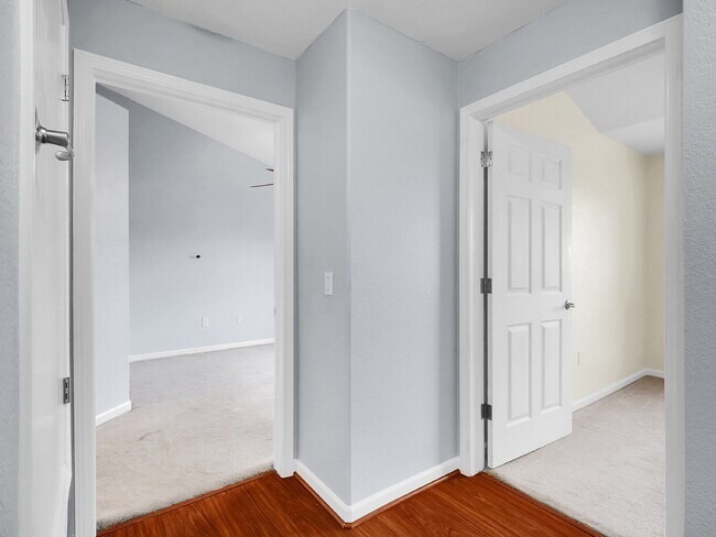 Building Photo - $1,750.00, Gorgeous 2-bed, 2-bath condo located in Aurora.