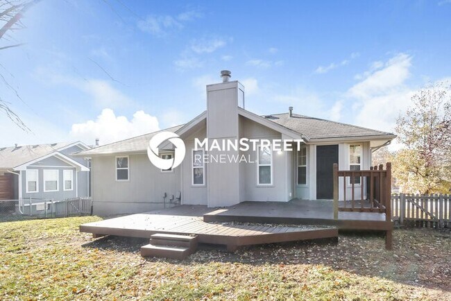 Building Photo - 3 Bedroom Pet-Friendly Home in Lees Summit, MO with Main Street Renewal