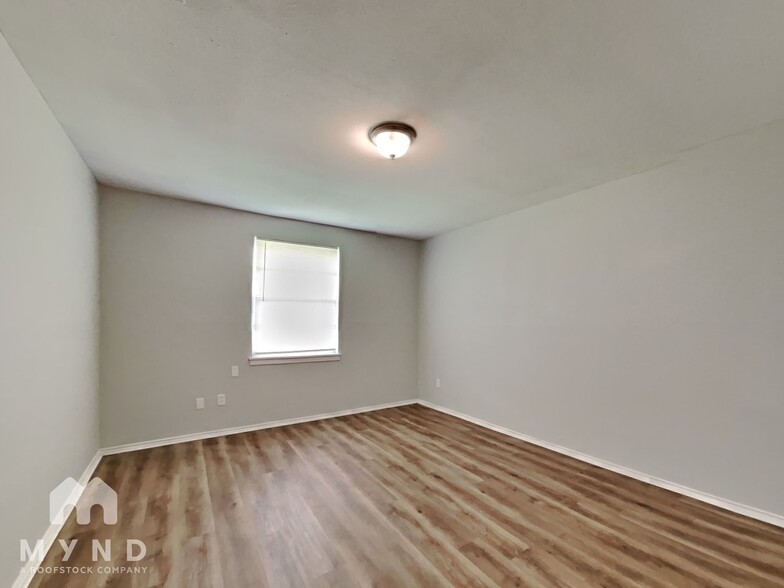 Building Photo - 4419 Trafalgar Dr