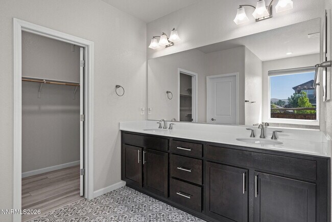 Building Photo - 7230 Treeline Ct