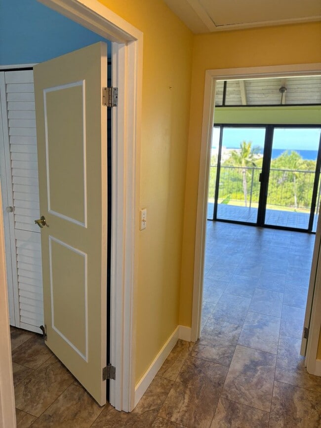 Building Photo - 78-7070 Alii Drive, #A-302