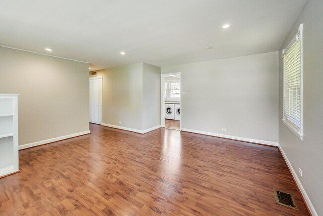 Building Photo - 3631 Kemman Ave