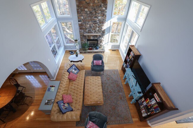 Building Photo - BEAUTIFUL SINGLE FAMILY HOME IN LANSDOWNE