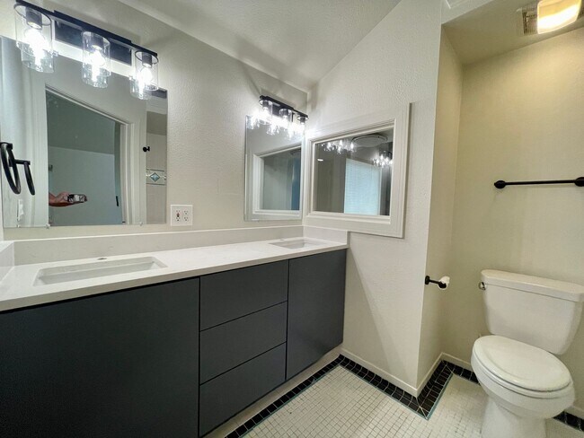 Building Photo - 4718 Depew Ave