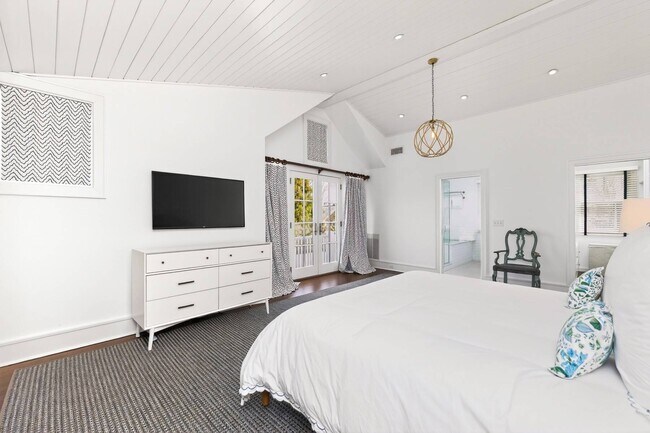 Building Photo - 133-135 Toylsome Ln