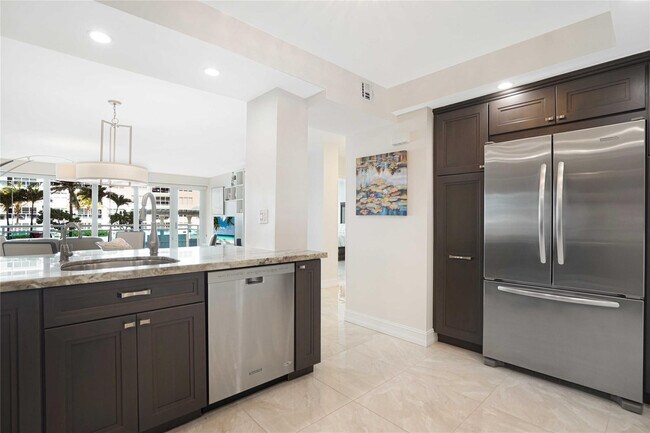 Building Photo - 3430 Galt Ocean Dr