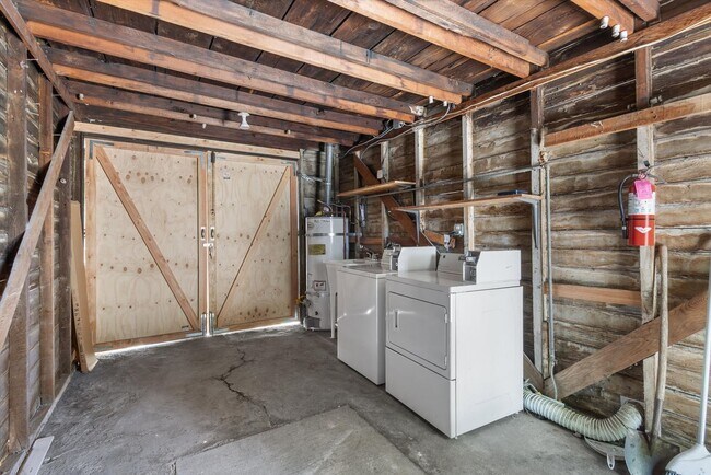 Building Photo - 2255 Lincoln Ave