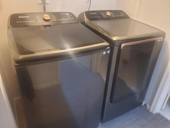 Building Photo - 8173 Ambach Way