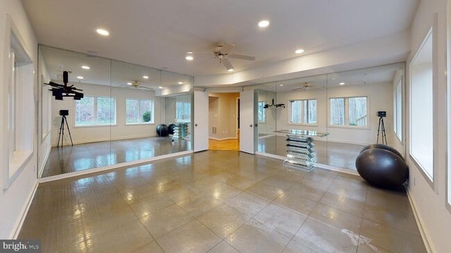 Building Photo - 9629 Eagle Ridge Dr