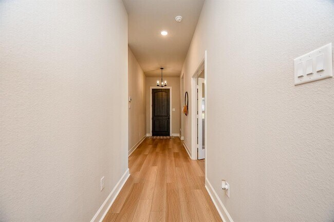 Building Photo - 18426 Bluebird Br Ln