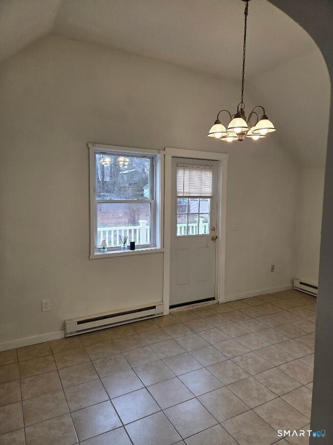 Building Photo - 72 Walnut St