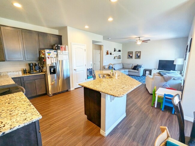 Building Photo - Gorgeous 4 Bedroom 2.5 Bath Home in Bradley Ranch