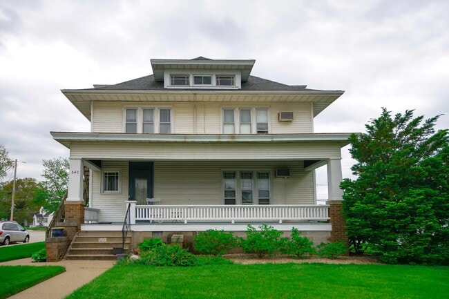 Building Photo - 540 N Main St