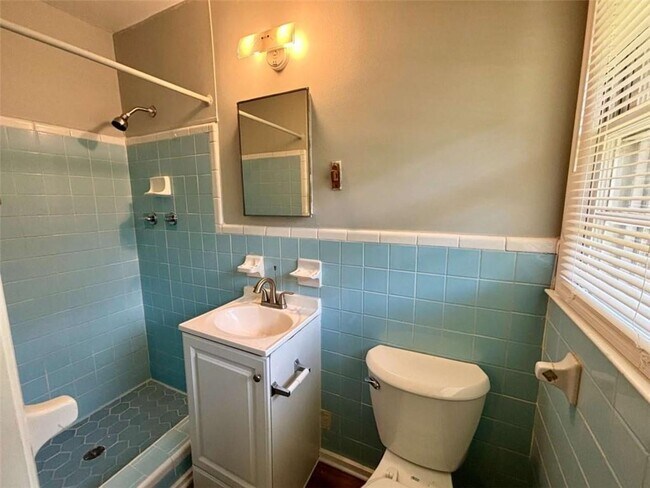Building Photo - 2612 Dawn Dr