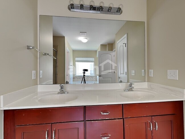 Building Photo - 45 Chey Hill Ln