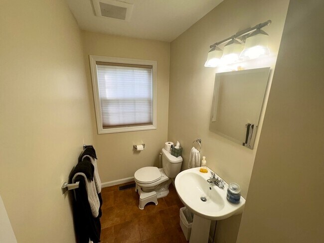 Building Photo - 14 Merrimac Way